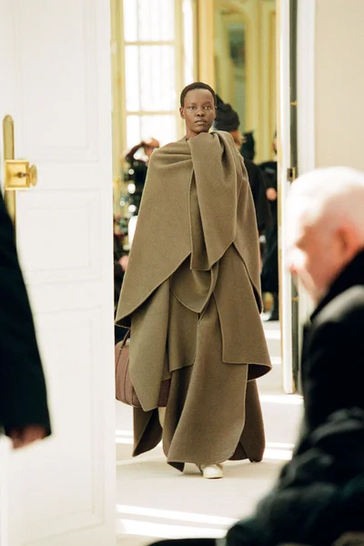 Look 30